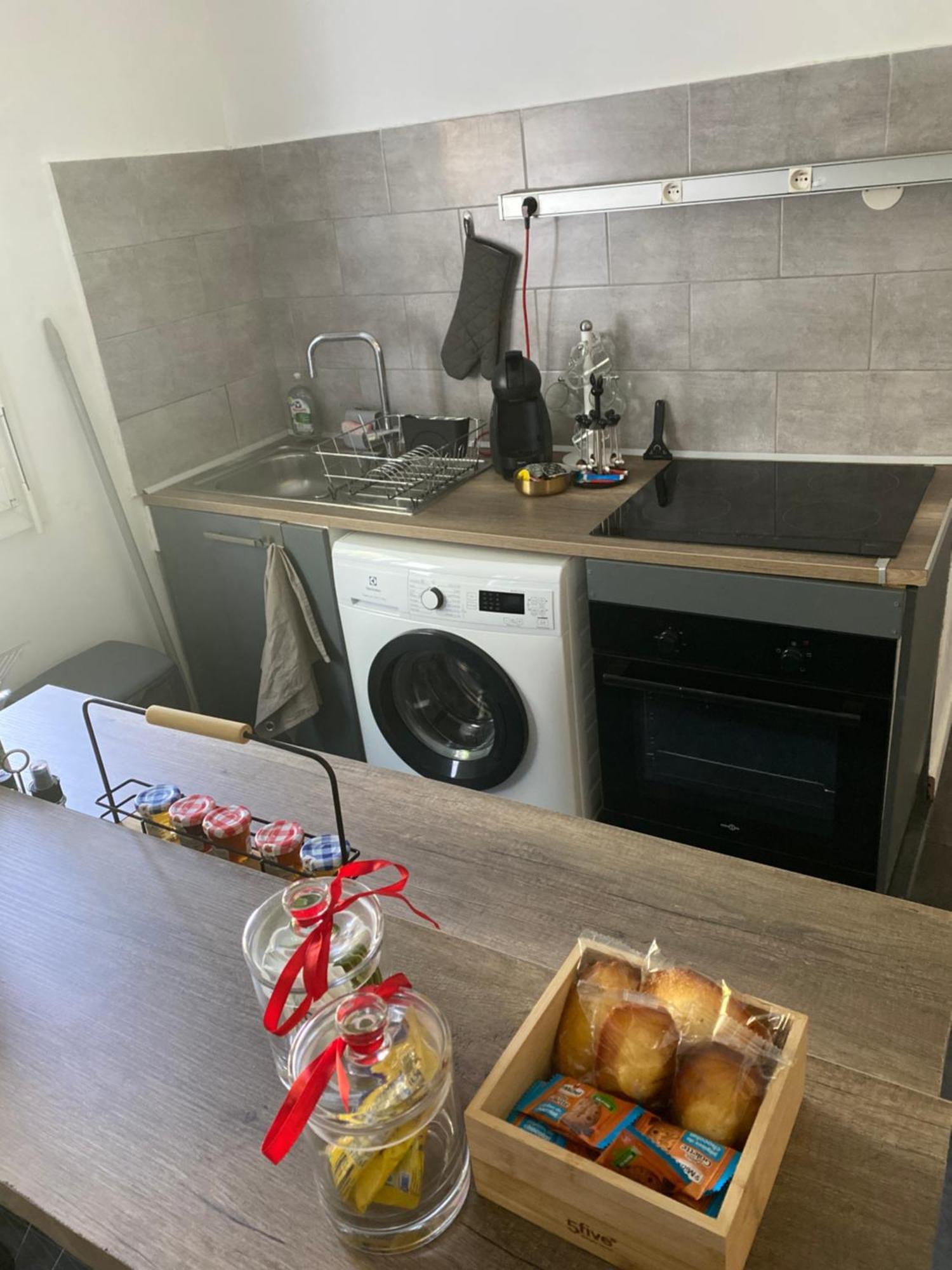Spa Jardin Prive T3 Independant Dans Villa Morieres-les-Avignon Εξωτερικό φωτογραφία
